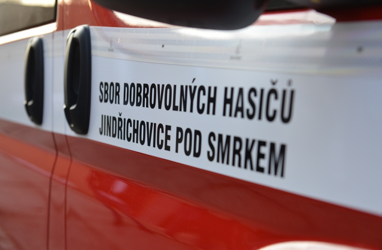 Dobrovolní hasiči v Jindřichovicích pod Smrkem mají nové auto